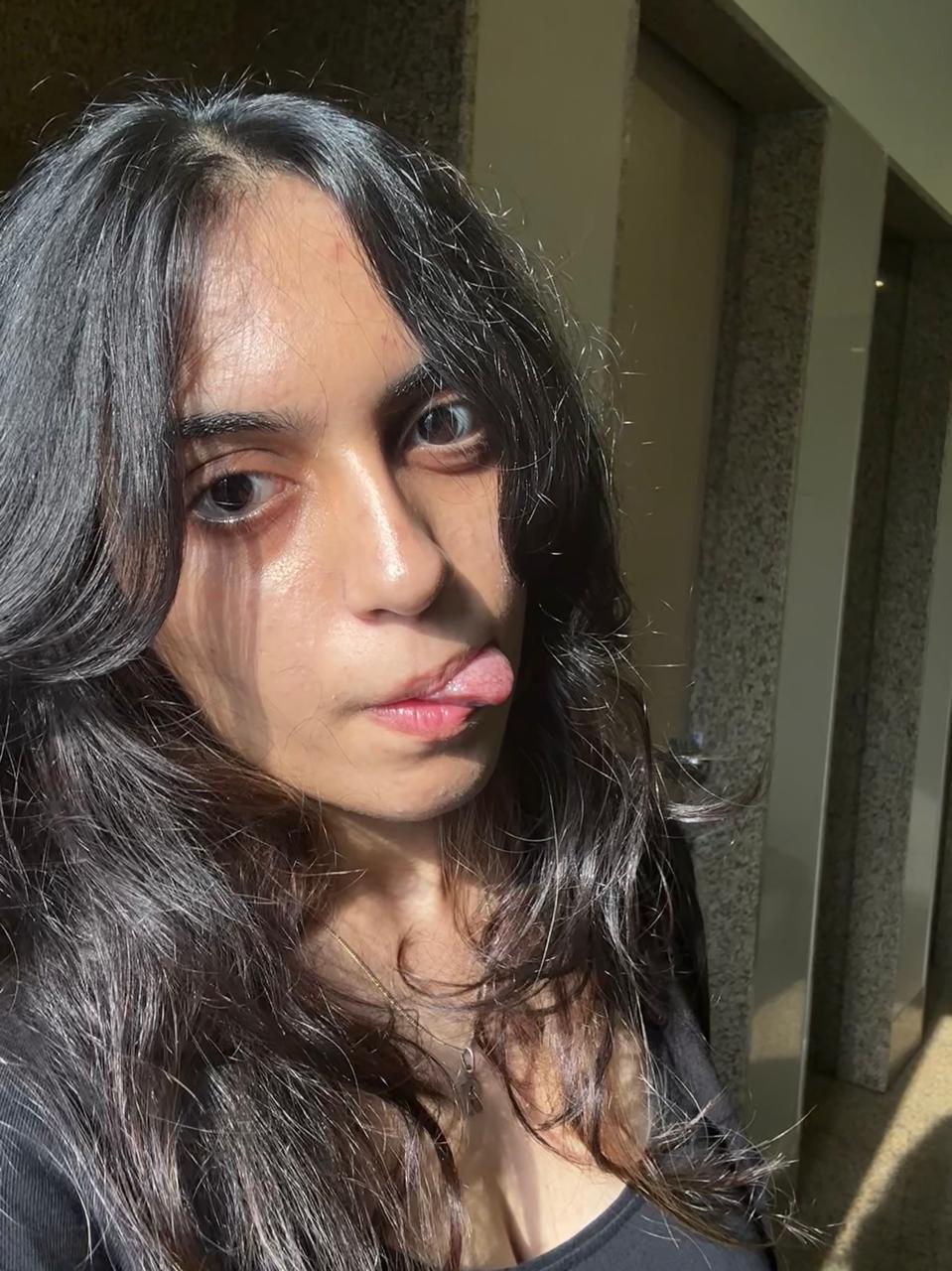 Roshni — Online Therapist